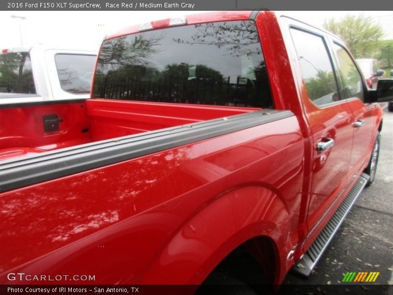 Race Red / Medium Earth Gray 2016 Ford F150 XLT SuperCrew