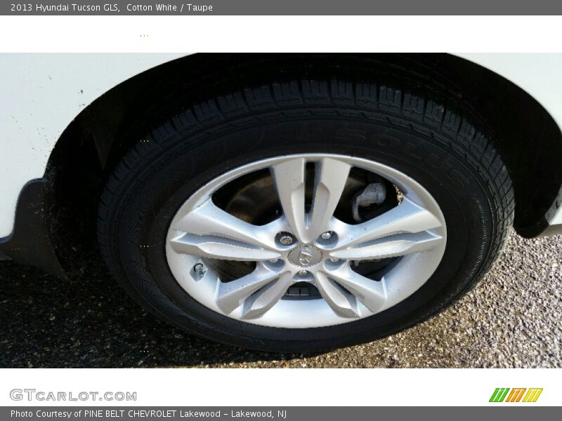Cotton White / Taupe 2013 Hyundai Tucson GLS