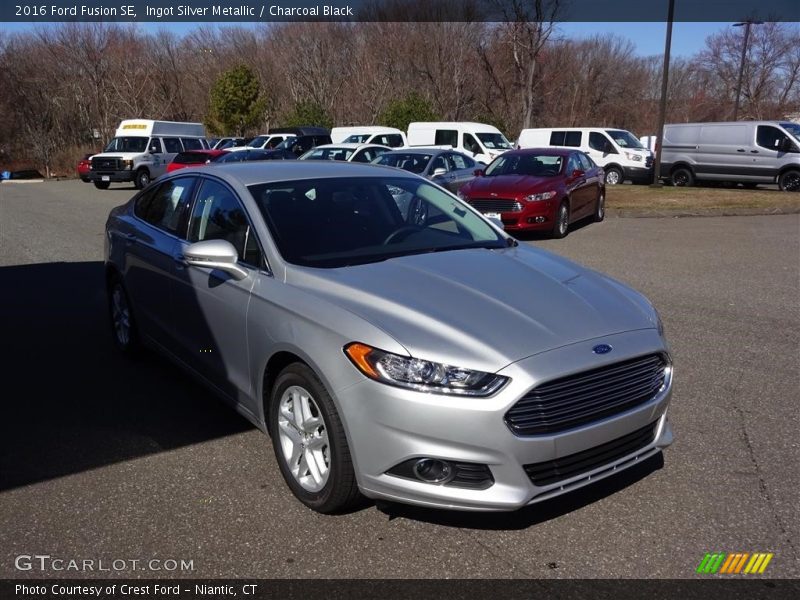 Ingot Silver Metallic / Charcoal Black 2016 Ford Fusion SE
