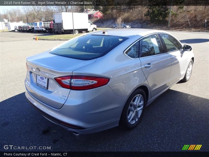Ingot Silver Metallic / Charcoal Black 2016 Ford Fusion SE