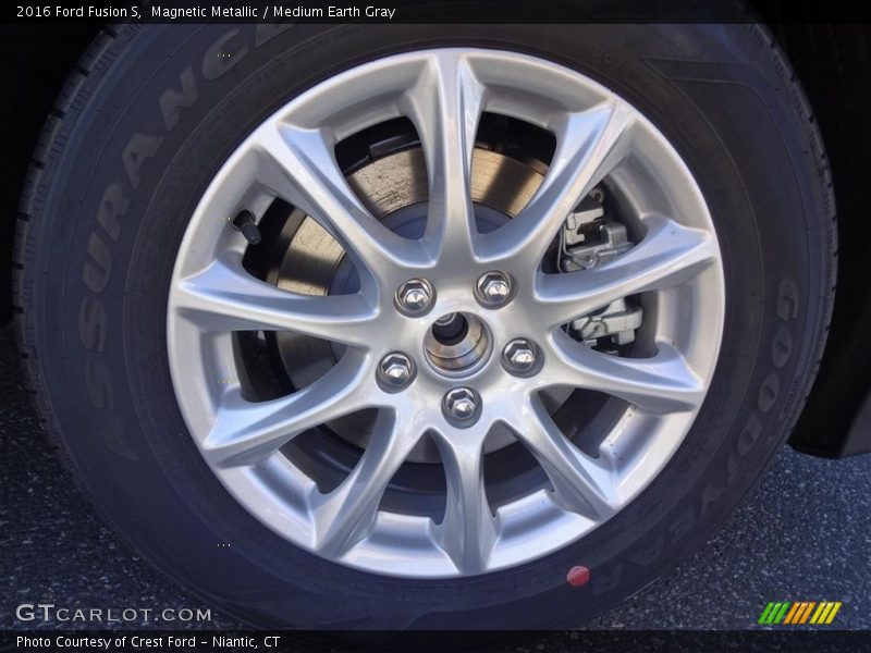 Magnetic Metallic / Medium Earth Gray 2016 Ford Fusion S