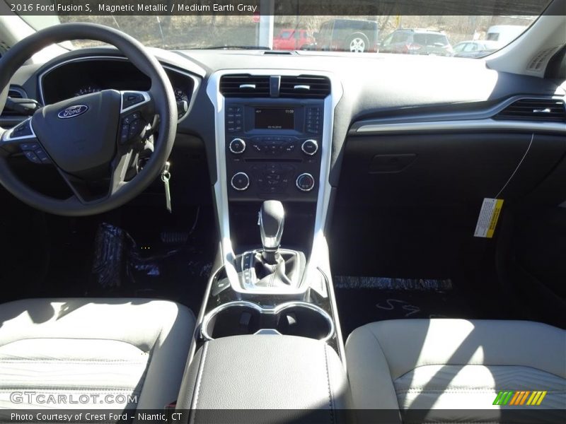 Magnetic Metallic / Medium Earth Gray 2016 Ford Fusion S