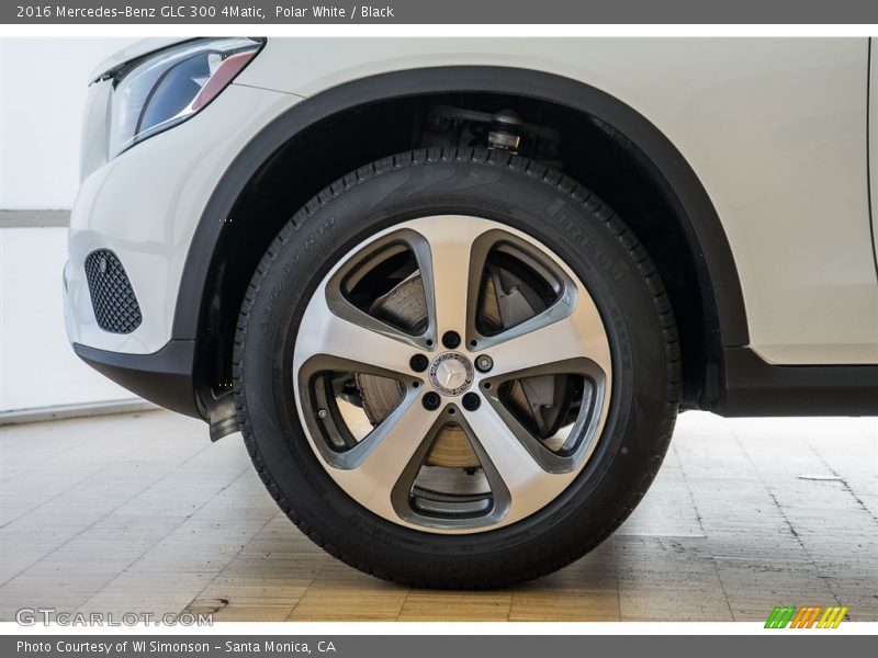 Polar White / Black 2016 Mercedes-Benz GLC 300 4Matic