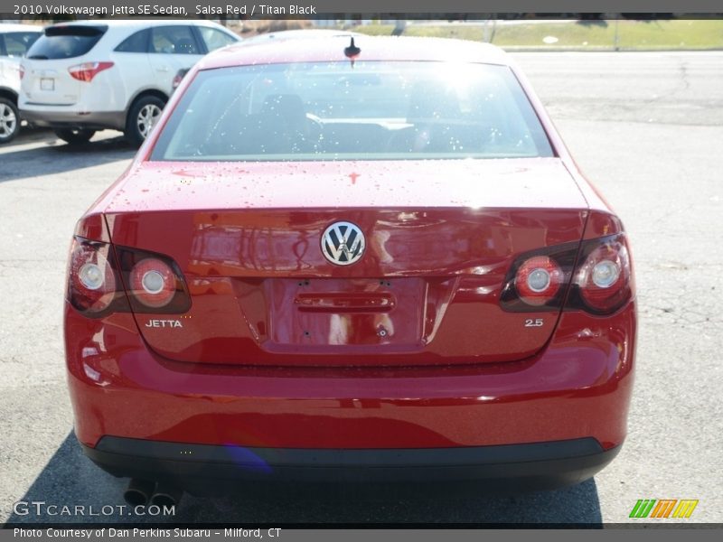 Salsa Red / Titan Black 2010 Volkswagen Jetta SE Sedan