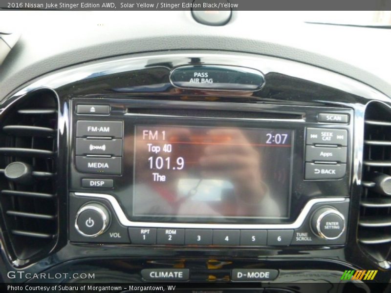 Controls of 2016 Juke Stinger Edition AWD
