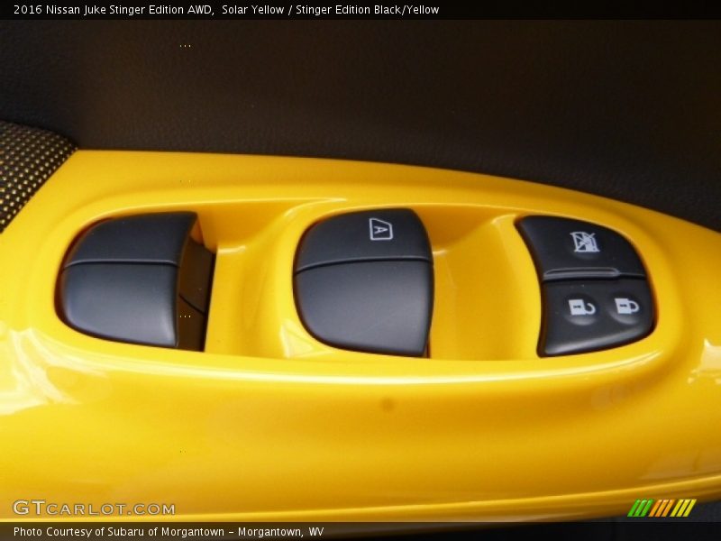 Controls of 2016 Juke Stinger Edition AWD