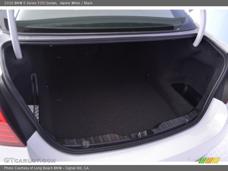 Alpine White / Black 2016 BMW 5 Series 535i Sedan