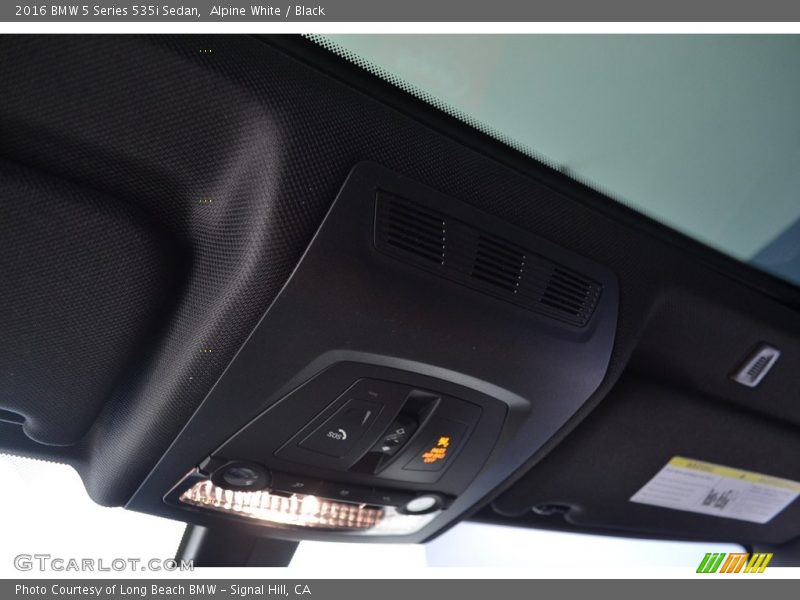 Alpine White / Black 2016 BMW 5 Series 535i Sedan