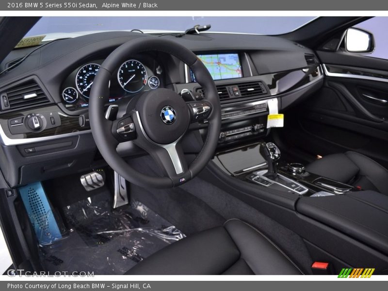 Alpine White / Black 2016 BMW 5 Series 550i Sedan
