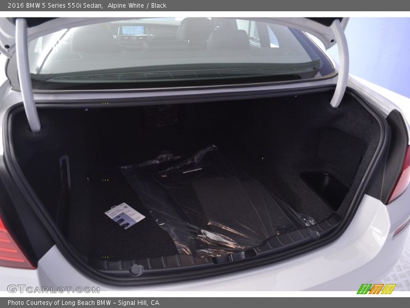 Alpine White / Black 2016 BMW 5 Series 550i Sedan