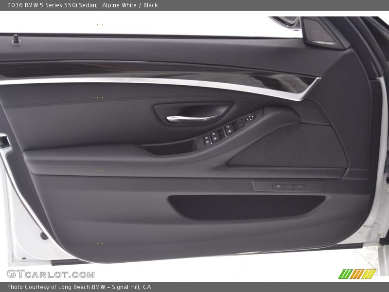 Alpine White / Black 2016 BMW 5 Series 550i Sedan