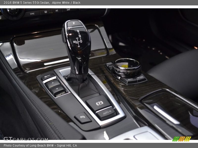 Alpine White / Black 2016 BMW 5 Series 550i Sedan
