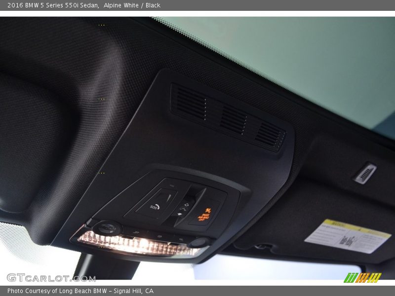 Alpine White / Black 2016 BMW 5 Series 550i Sedan