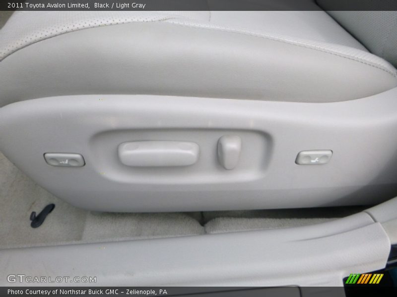 Black / Light Gray 2011 Toyota Avalon Limited