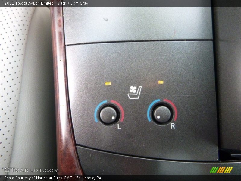 Black / Light Gray 2011 Toyota Avalon Limited