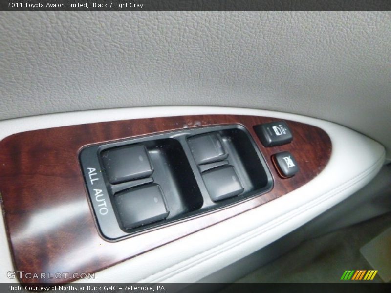 Black / Light Gray 2011 Toyota Avalon Limited