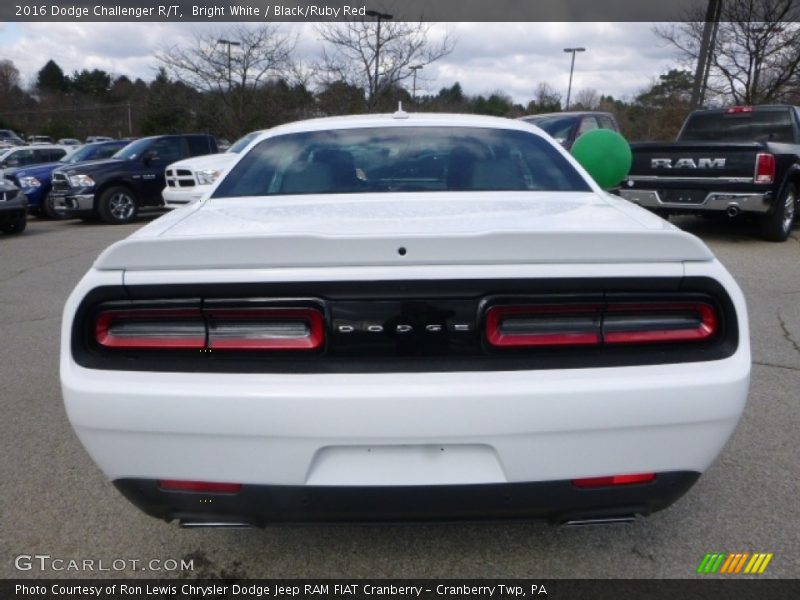 Bright White / Black/Ruby Red 2016 Dodge Challenger R/T