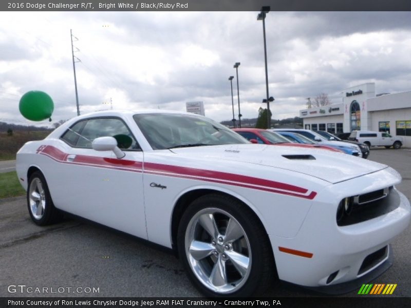 Bright White / Black/Ruby Red 2016 Dodge Challenger R/T