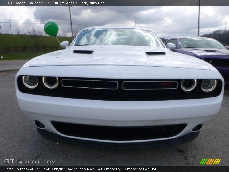 Bright White / Black/Ruby Red 2016 Dodge Challenger R/T