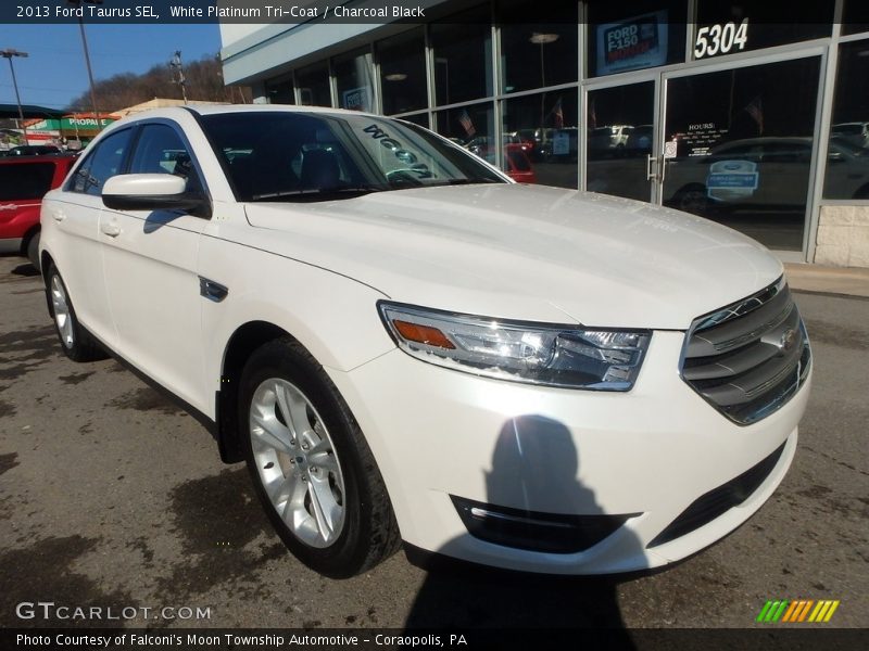 White Platinum Tri-Coat / Charcoal Black 2013 Ford Taurus SEL