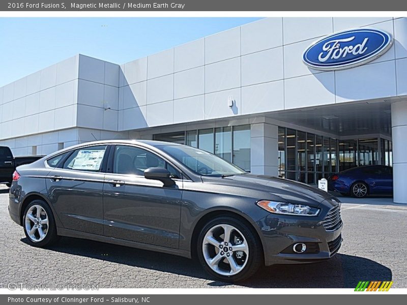 Magnetic Metallic / Medium Earth Gray 2016 Ford Fusion S