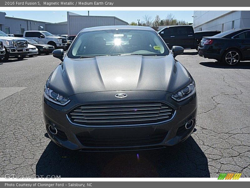 Magnetic Metallic / Medium Earth Gray 2016 Ford Fusion S