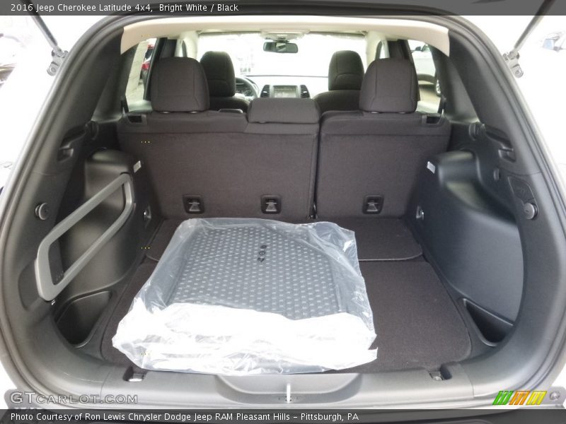 Bright White / Black 2016 Jeep Cherokee Latitude 4x4