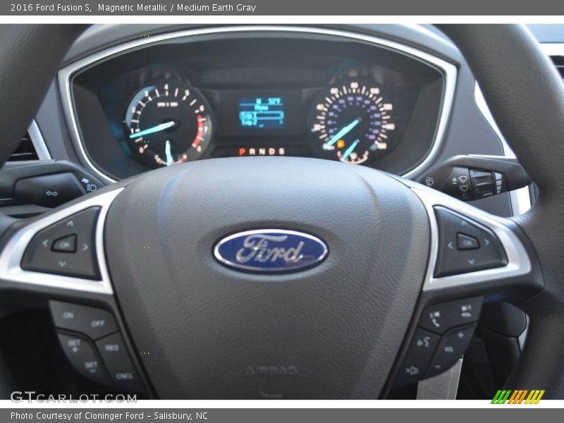 Magnetic Metallic / Medium Earth Gray 2016 Ford Fusion S