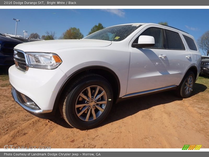 Bright White / Black 2016 Dodge Durango SXT