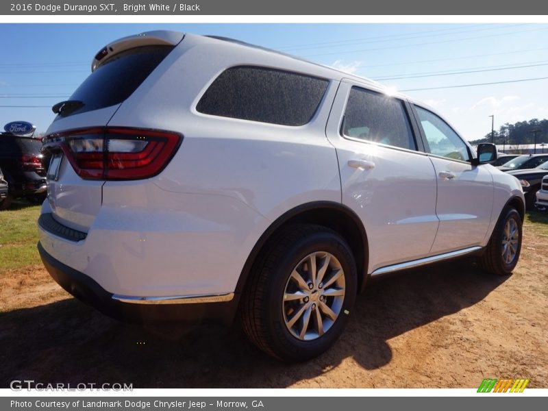 Bright White / Black 2016 Dodge Durango SXT