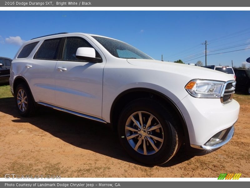 Bright White / Black 2016 Dodge Durango SXT