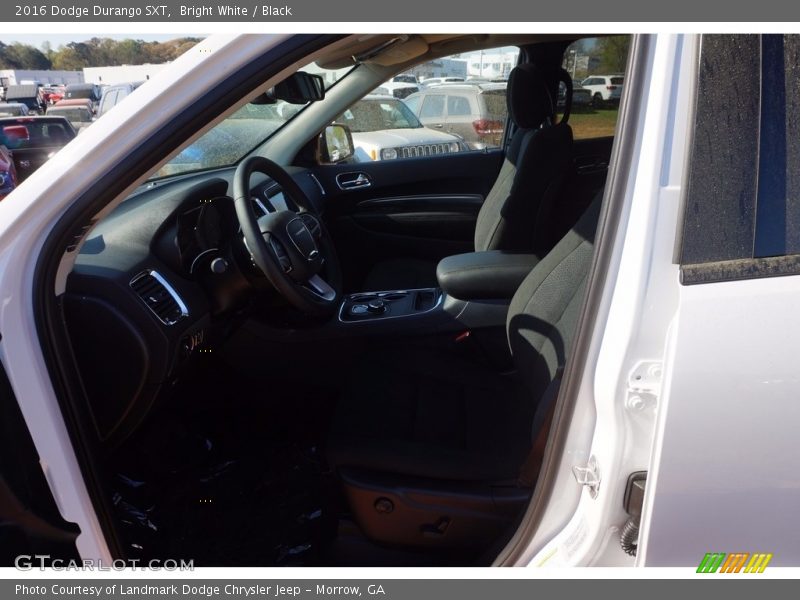 Bright White / Black 2016 Dodge Durango SXT
