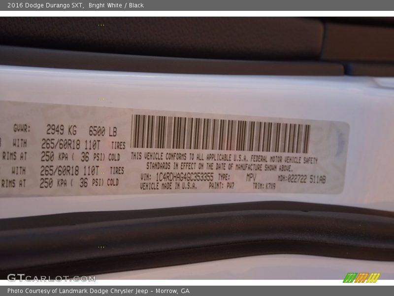 Bright White / Black 2016 Dodge Durango SXT