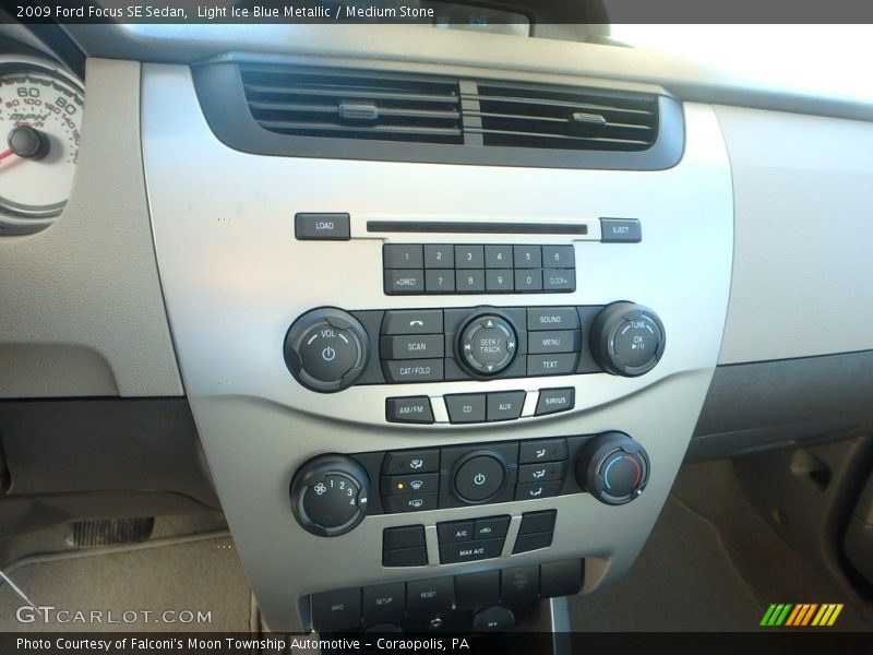 Light Ice Blue Metallic / Medium Stone 2009 Ford Focus SE Sedan