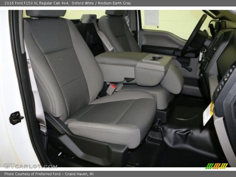 Oxford White / Medium Earth Gray 2016 Ford F150 XL Regular Cab 4x4