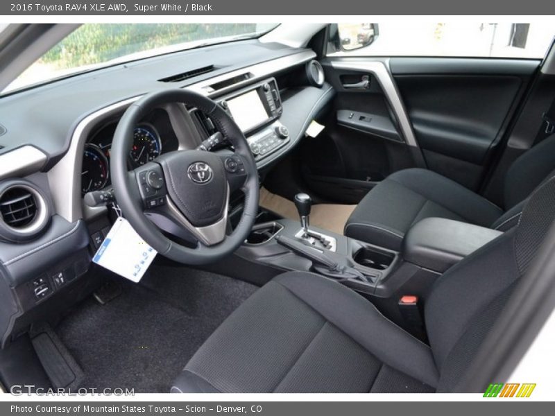 Super White / Black 2016 Toyota RAV4 XLE AWD