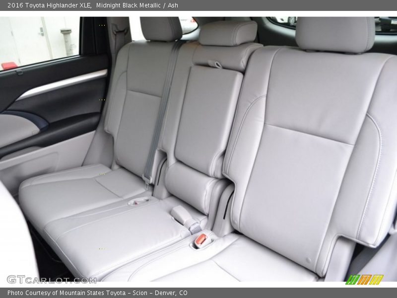 Midnight Black Metallic / Ash 2016 Toyota Highlander XLE