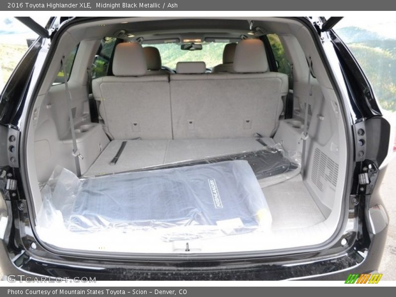 Midnight Black Metallic / Ash 2016 Toyota Highlander XLE