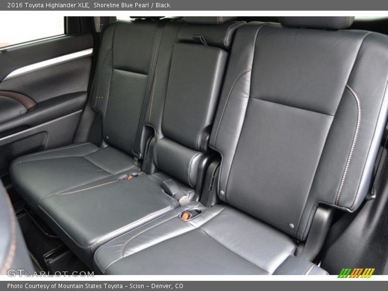 Shoreline Blue Pearl / Black 2016 Toyota Highlander XLE