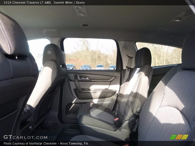 Summit White / Ebony 2016 Chevrolet Traverse LT AWD