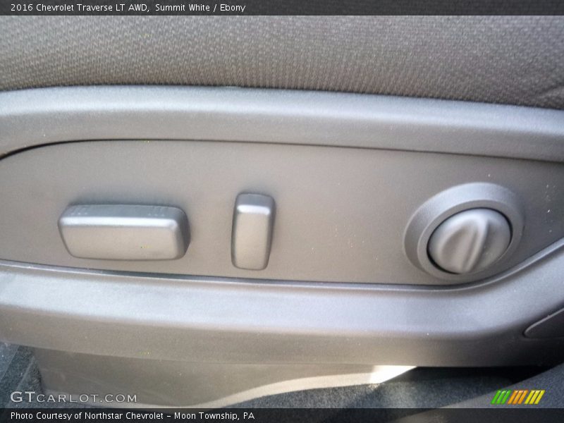 Summit White / Ebony 2016 Chevrolet Traverse LT AWD
