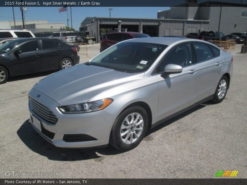 Ingot Silver Metallic / Earth Gray 2015 Ford Fusion S