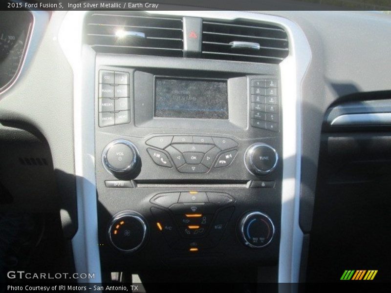 Ingot Silver Metallic / Earth Gray 2015 Ford Fusion S