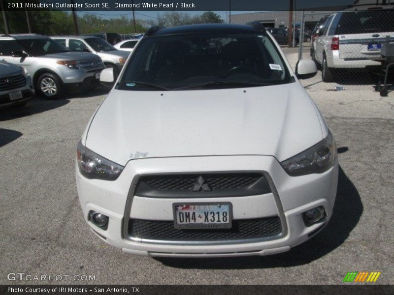 Diamond White Pearl / Black 2011 Mitsubishi Outlander Sport SE