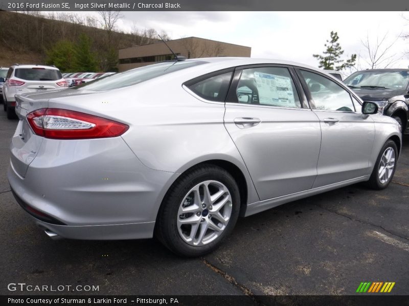 Ingot Silver Metallic / Charcoal Black 2016 Ford Fusion SE
