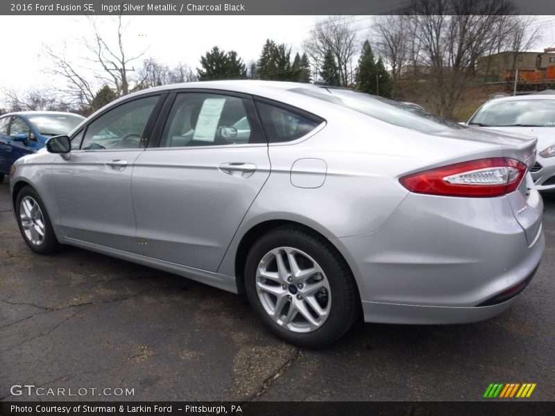 Ingot Silver Metallic / Charcoal Black 2016 Ford Fusion SE