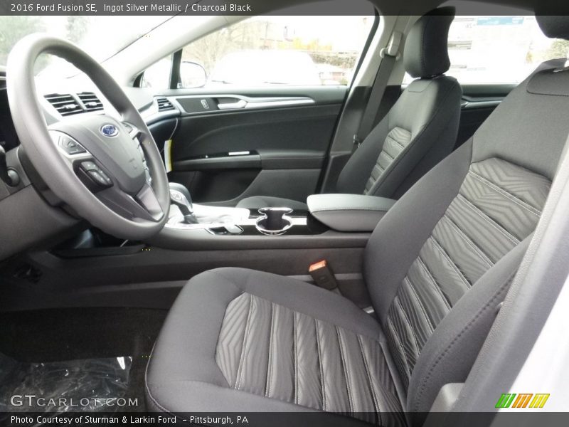 Ingot Silver Metallic / Charcoal Black 2016 Ford Fusion SE