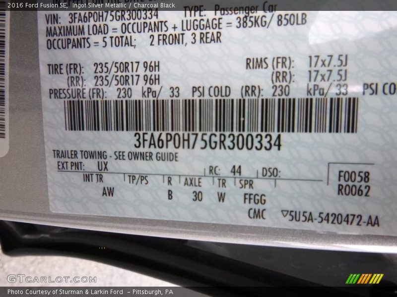 Ingot Silver Metallic / Charcoal Black 2016 Ford Fusion SE
