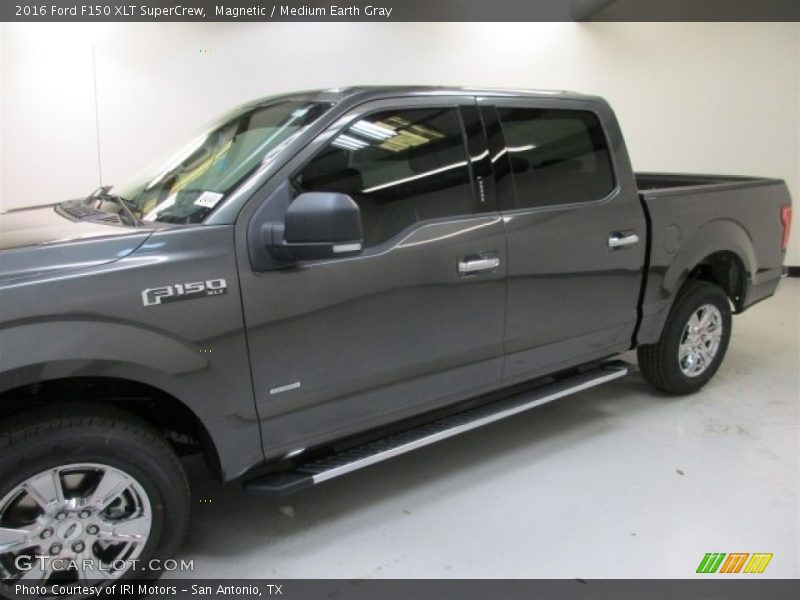Magnetic / Medium Earth Gray 2016 Ford F150 XLT SuperCrew