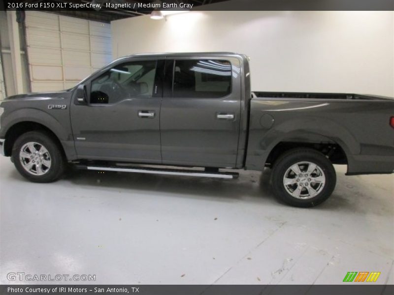 Magnetic / Medium Earth Gray 2016 Ford F150 XLT SuperCrew